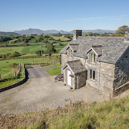 Villa Cefn Bach Capel Garmon Esterno foto