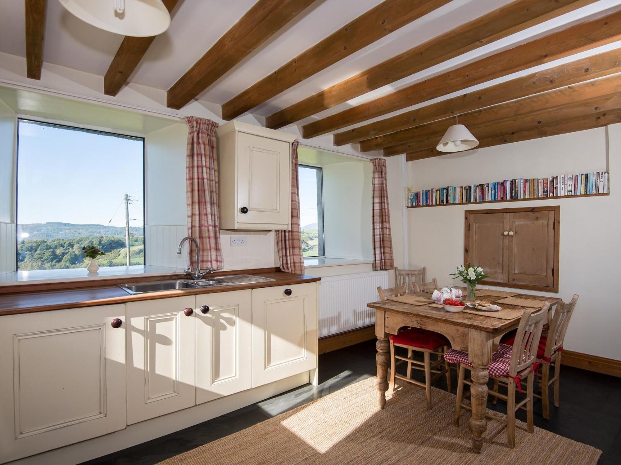 Villa Cefn Bach Capel Garmon Esterno foto